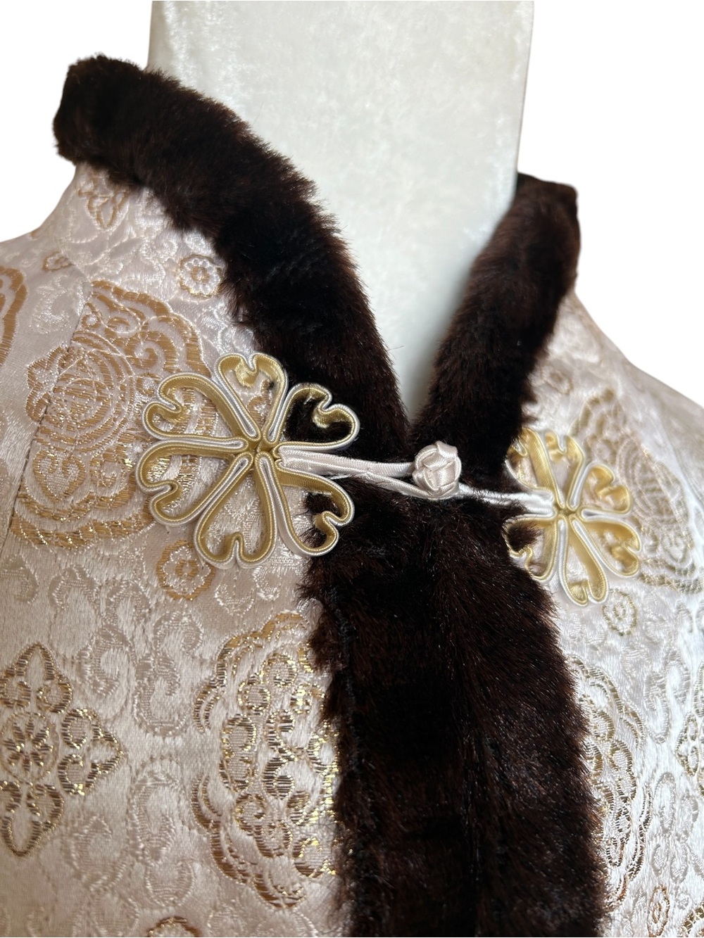 Gorgeous Asian Brocade Jacket Faux Fur Trim Mandarin Collar Size Small - Picture 6 of 14